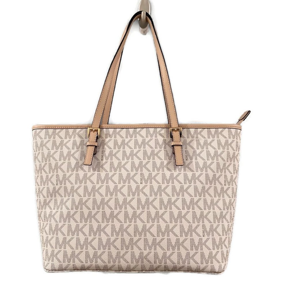 Michael Kors Jet Set Travel Tope In Vanilla